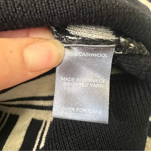Bill Blass Knitwear Cashmere Wool Cashwool Sweater Size Small - Picture 3 of 6